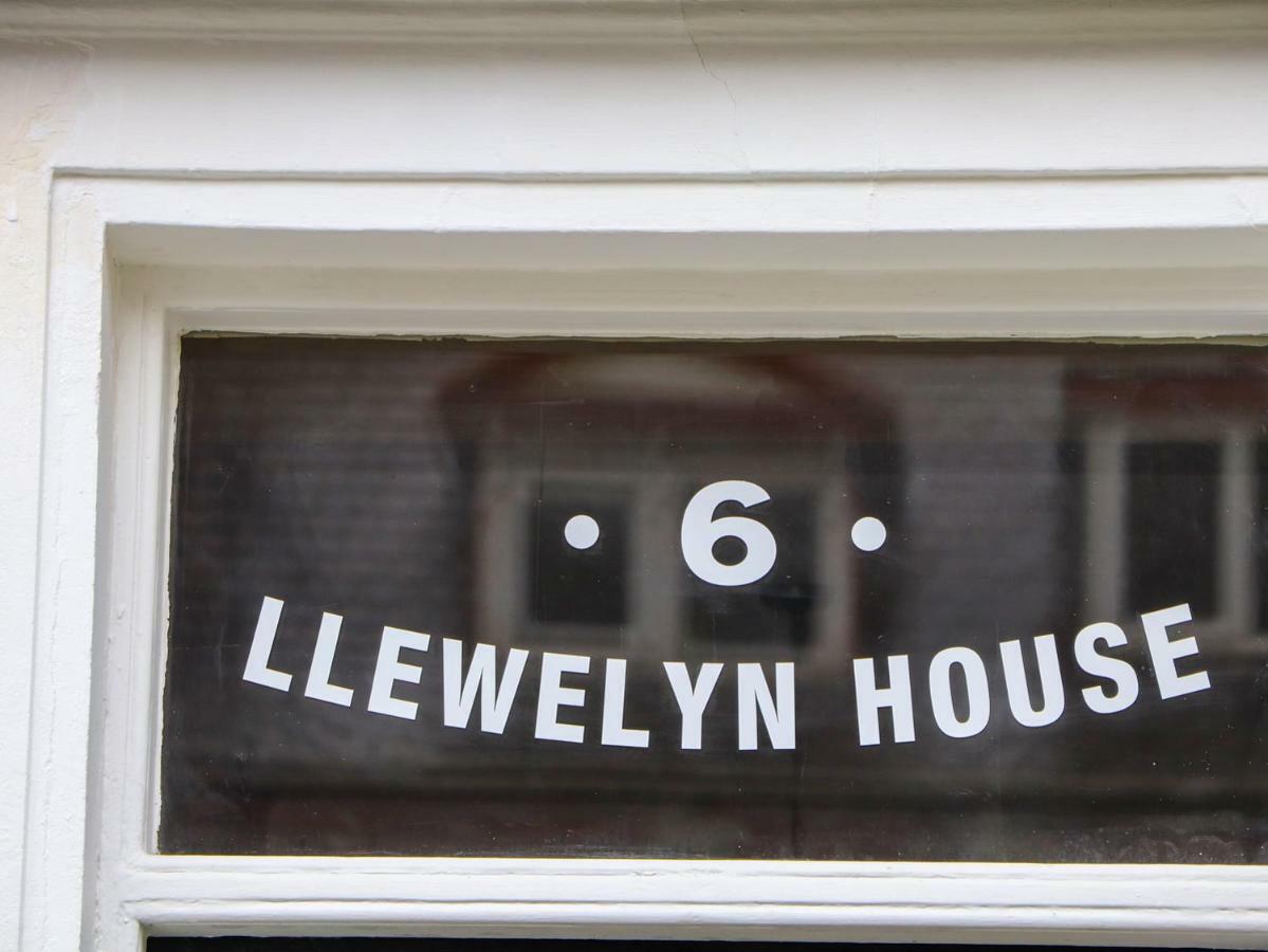 Апартаменты Llewelyn House Лландидно Экстерьер фото